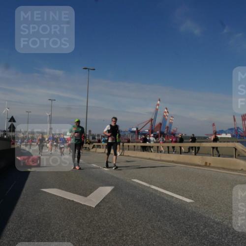 03.10.2025 - Köhlbrandbrückenlauf Matties Gatica Varas http://msf.ph/oto/8990018 03.10.2025 12:38:57 Position 2  meine-sportfotos.de