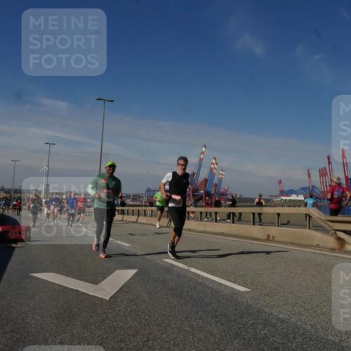 03.10.2025 - Köhlbrandbrückenlauf Matties Gatica Varas http://msf.ph/oto/8990024 03.10.2025 12:38:58 Position 2  meine-sportfotos.de