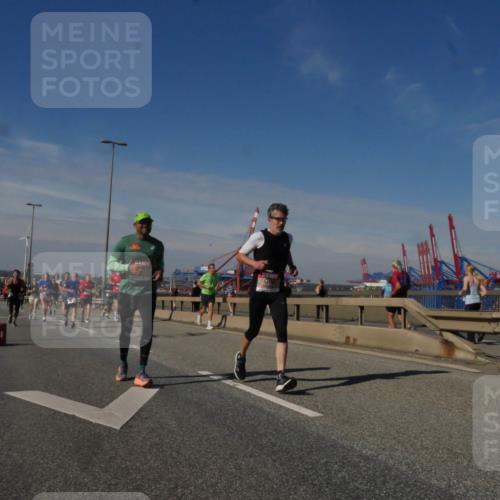 03.10.2025 - Köhlbrandbrückenlauf Matties Gatica Varas http://msf.ph/oto/8990028 03.10.2025 12:38:58 Position 2  meine-sportfotos.de