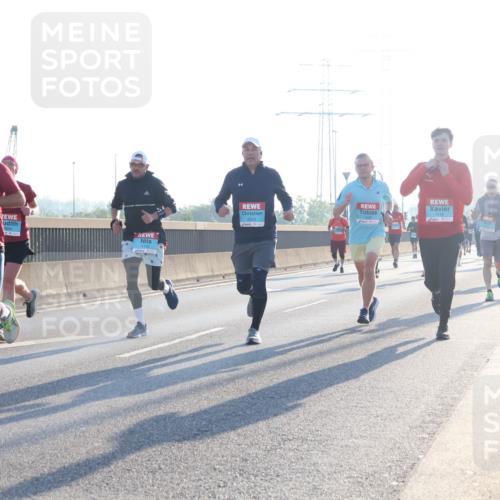 03.10.2025 - Köhlbrandbrückenlauf Luisa Fischer http://msf.ph/oto/8990032 03.10.2025 10:13:40 Position 3 3837, 995, 1118, 2843, 1 meine-sportfotos.de