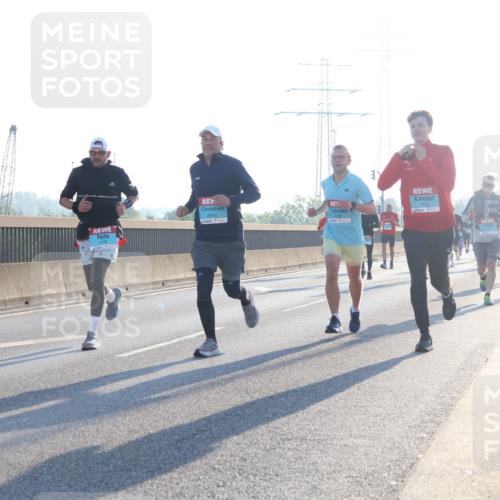03.10.2025 - Köhlbrandbrückenlauf Luisa Fischer http://msf.ph/oto/8990035 03.10.2025 10:13:40 Position 3 2995, 1130, 1118, 2843, 1 meine-sportfotos.de