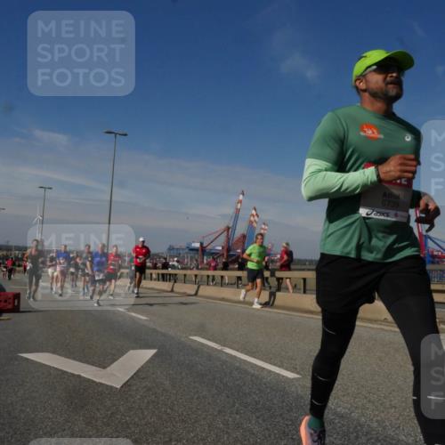 03.10.2025 - Köhlbrandbrückenlauf Matties Gatica Varas http://msf.ph/oto/8990036 03.10.2025 12:38:59 Position 2 6739 meine-sportfotos.de