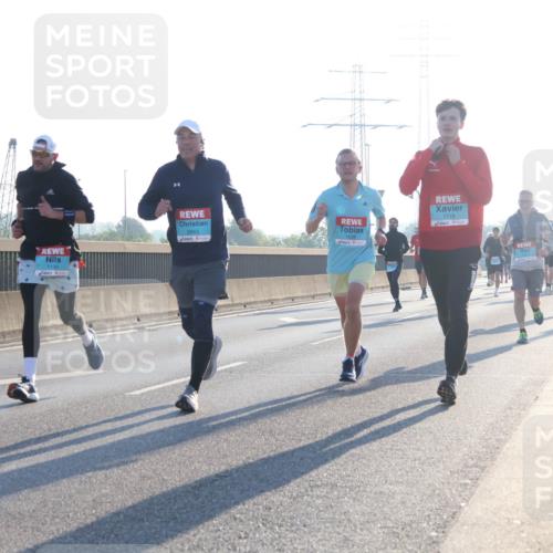 03.10.2025 - Köhlbrandbrückenlauf Luisa Fischer http://msf.ph/oto/8990037 03.10.2025 10:13:41 Position 3 1130, 1118, 2843, 1 meine-sportfotos.de