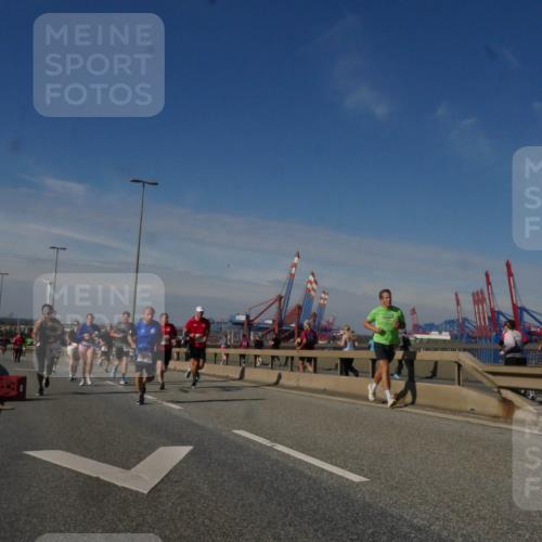 03.10.2025 - Köhlbrandbrückenlauf Matties Gatica Varas http://msf.ph/oto/8990042 03.10.2025 12:39:00 Position 2  meine-sportfotos.de