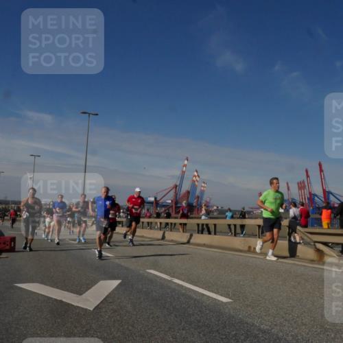 03.10.2025 - Köhlbrandbrückenlauf Matties Gatica Varas http://msf.ph/oto/8990045 03.10.2025 12:39:01 Position 2  meine-sportfotos.de