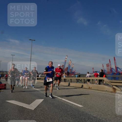 03.10.2025 - Köhlbrandbrückenlauf Matties Gatica Varas http://msf.ph/oto/8990052 03.10.2025 12:39:02 Position 2  meine-sportfotos.de