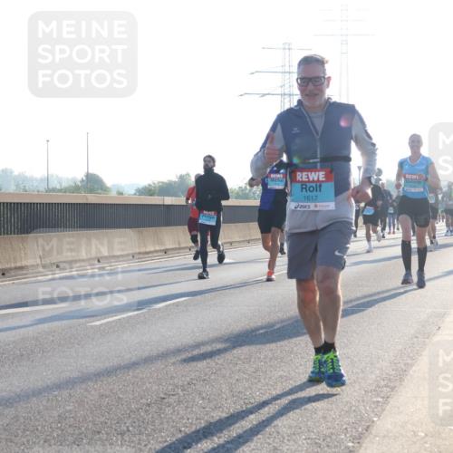 03.10.2025 - Köhlbrandbrückenlauf Luisa Fischer http://msf.ph/oto/8990060 03.10.2025 10:13:43 Position 3 1617, 1 meine-sportfotos.de