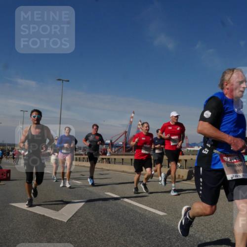 03.10.2025 - Köhlbrandbrückenlauf Matties Gatica Varas http://msf.ph/oto/8990061 03.10.2025 12:39:03 Position 2 281 meine-sportfotos.de
