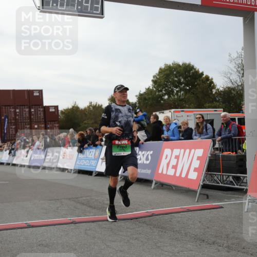 03.10.2025 - Köhlbrandbrückenlauf Yannick Fuchs http://msf.ph/oto/8990062 03.10.2025 16:01:42 Ziel 7805, 9453 meine-sportfotos.de