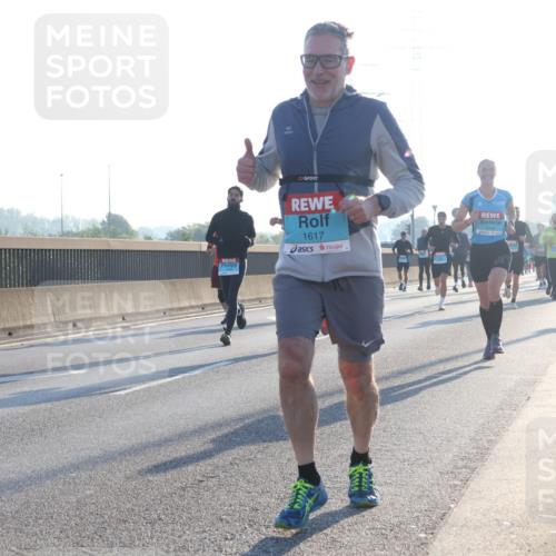 03.10.2025 - Köhlbrandbrückenlauf Luisa Fischer http://msf.ph/oto/8990063 03.10.2025 10:13:44 Position 3 1617, 1 meine-sportfotos.de