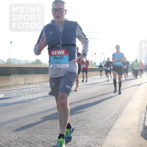 03.10.2025 - Köhlbrandbrückenlauf Luisa Fischer http://msf.ph/oto/8990065 03.10.2025 10:13:44 Position 3 1617, 1 meine-sportfotos.de