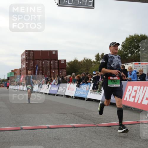 03.10.2025 - Köhlbrandbrückenlauf Yannick Fuchs http://msf.ph/oto/8990067 03.10.2025 16:01:42 Ziel 7805, 9453 meine-sportfotos.de