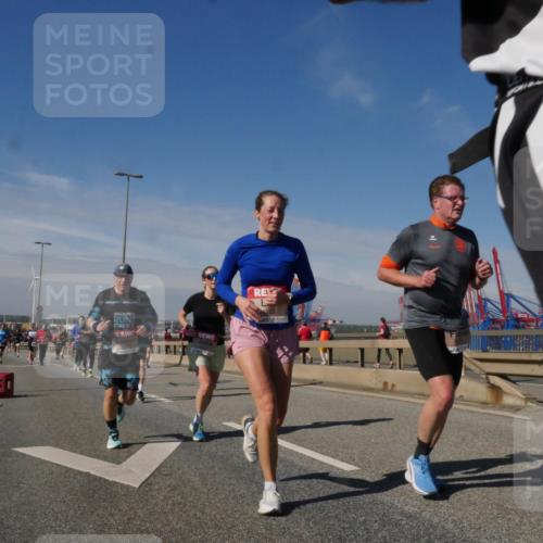 03.10.2025 - Köhlbrandbrückenlauf Matties Gatica Varas http://msf.ph/oto/8990077 03.10.2025 12:39:05 Position 2 2, 203 meine-sportfotos.de
