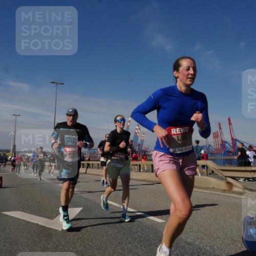 03.10.2025 - Köhlbrandbrückenlauf Matties Gatica Varas http://msf.ph/oto/8990080 03.10.2025 12:39:06 Position 2 4203 meine-sportfotos.de