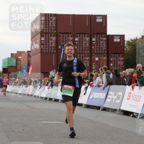 03.10.2025 - Köhlbrandbrückenlauf Yannick Fuchs http://msf.ph/oto/8990081 03.10.2025 16:01:43 Ziel 7805, 9453 meine-sportfotos.de