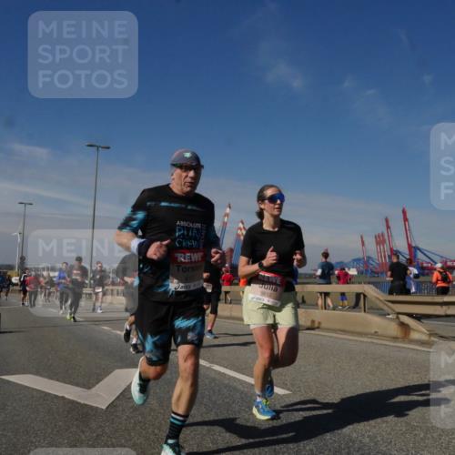 03.10.2025 - Köhlbrandbrückenlauf Matties Gatica Varas http://msf.ph/oto/8990084 03.10.2025 12:39:06 Position 2 6187, 6612 meine-sportfotos.de