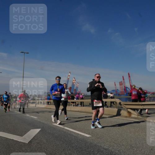 03.10.2025 - Köhlbrandbrückenlauf Matties Gatica Varas http://msf.ph/oto/8990115 03.10.2025 12:39:11 Position 2 2025 meine-sportfotos.de