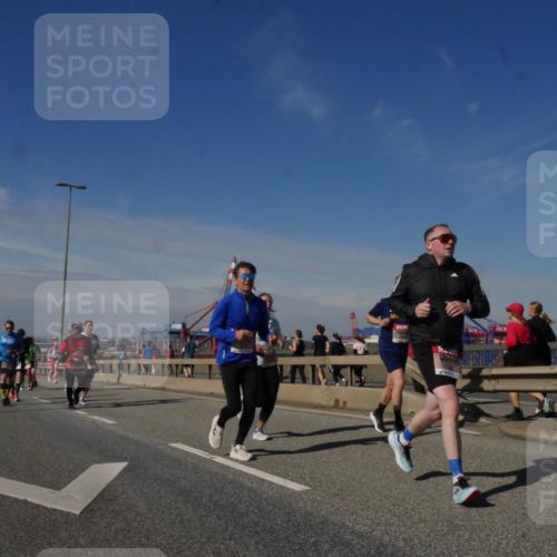 03.10.2025 - Köhlbrandbrückenlauf Matties Gatica Varas http://msf.ph/oto/8990118 03.10.2025 12:39:12 Position 2 118 meine-sportfotos.de