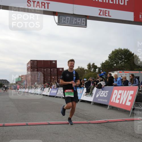 03.10.2025 - Köhlbrandbrückenlauf Yannick Fuchs http://msf.ph/oto/8990120 03.10.2025 16:01:44 Ziel 7805, 9453 meine-sportfotos.de