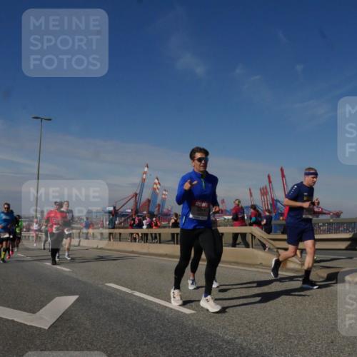 03.10.2025 - Köhlbrandbrückenlauf Matties Gatica Varas http://msf.ph/oto/8990123 03.10.2025 12:39:12 Position 2 1426 meine-sportfotos.de