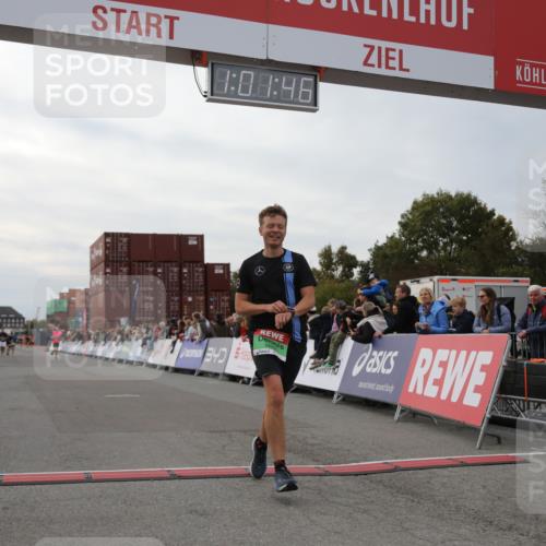 03.10.2025 - Köhlbrandbrückenlauf Yannick Fuchs http://msf.ph/oto/8990126 03.10.2025 16:01:44 Ziel 7805, 9453 meine-sportfotos.de