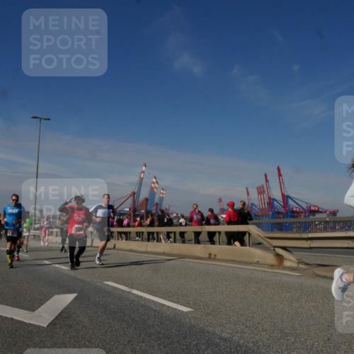 03.10.2025 - Köhlbrandbrückenlauf Matties Gatica Varas http://msf.ph/oto/8990129 03.10.2025 12:39:13 Position 2  meine-sportfotos.de