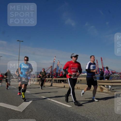 03.10.2025 - Köhlbrandbrückenlauf Matties Gatica Varas http://msf.ph/oto/8990144 03.10.2025 12:39:15 Position 2  meine-sportfotos.de
