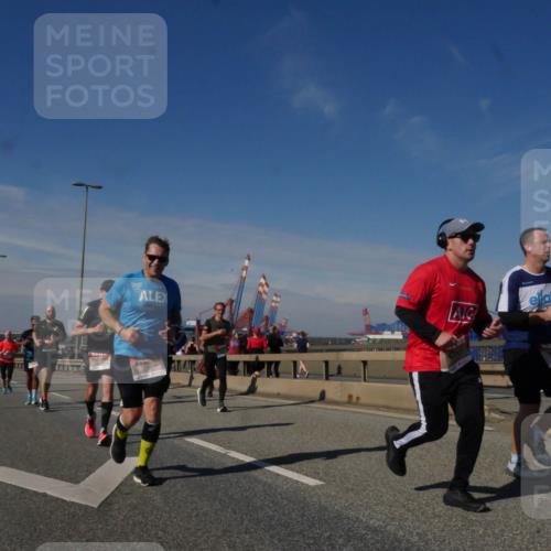 03.10.2025 - Köhlbrandbrückenlauf Matties Gatica Varas http://msf.ph/oto/8990149 03.10.2025 12:39:16 Position 2 6092, 118 meine-sportfotos.de
