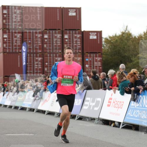 03.10.2025 - Köhlbrandbrückenlauf Yannick Fuchs http://msf.ph/oto/8990151 03.10.2025 16:01:52 Ziel 7204, 9145, 9192, 9324 meine-sportfotos.de