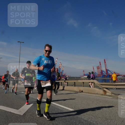 03.10.2025 - Köhlbrandbrückenlauf Matties Gatica Varas http://msf.ph/oto/8990152 03.10.2025 12:39:16 Position 2 6092 meine-sportfotos.de