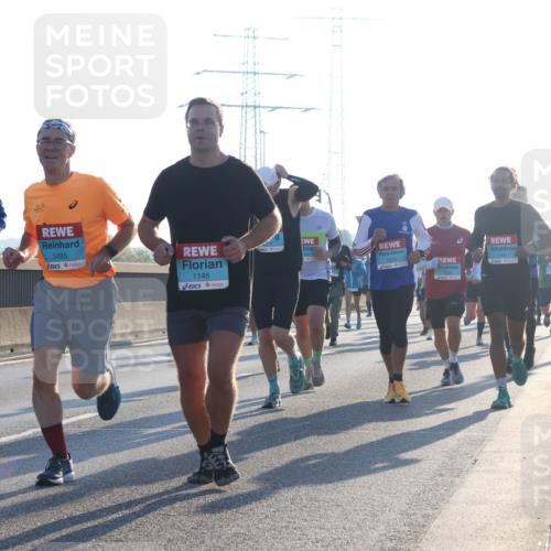 03.10.2025 - Köhlbrandbrückenlauf Luisa Fischer http://msf.ph/oto/8990156 03.10.2025 10:13:55 Position 3 18, 3764, 3495, 1146, 9, 1550, 1 meine-sportfotos.de