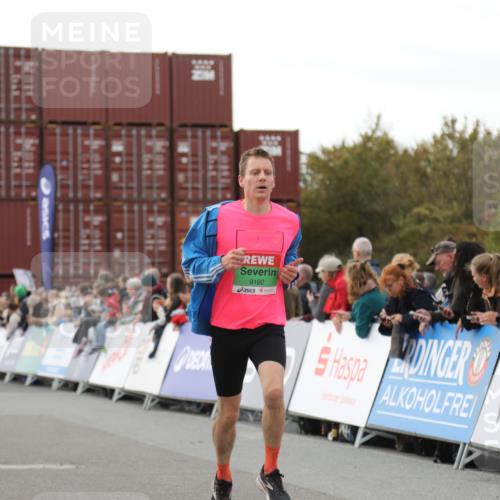 03.10.2025 - Köhlbrandbrückenlauf Yannick Fuchs http://msf.ph/oto/8990158 03.10.2025 16:01:52 Ziel 7204, 9145, 9192, 9324 meine-sportfotos.de