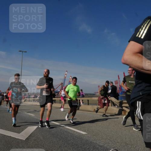 03.10.2025 - Köhlbrandbrückenlauf Matties Gatica Varas http://msf.ph/oto/8990164 03.10.2025 12:39:18 Position 2 64 meine-sportfotos.de