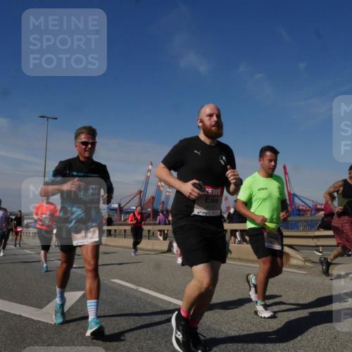 03.10.2025 - Köhlbrandbrückenlauf Matties Gatica Varas http://msf.ph/oto/8990170 03.10.2025 12:39:19 Position 2 5692, 4117 meine-sportfotos.de