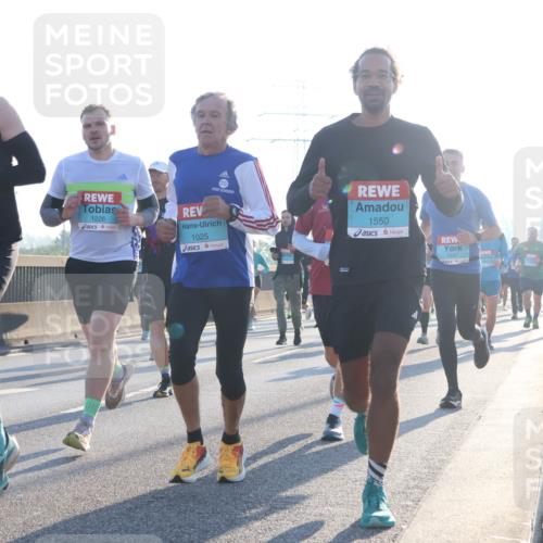 03.10.2025 - Köhlbrandbrückenlauf Luisa Fischer http://msf.ph/oto/8990174 03.10.2025 10:13:57 Position 3 1226, 1025, 1550, 1247, 1 meine-sportfotos.de