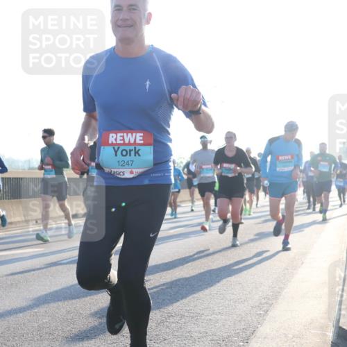 03.10.2025 - Köhlbrandbrückenlauf Luisa Fischer http://msf.ph/oto/8990189 03.10.2025 10:13:59 Position 3 1247 meine-sportfotos.de
