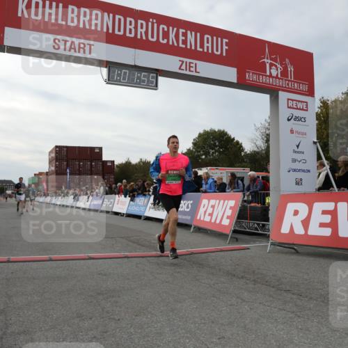 03.10.2025 - Köhlbrandbrückenlauf Yannick Fuchs http://msf.ph/oto/8990193 03.10.2025 16:01:54 Ziel 7204, 9145, 9192, 9324 meine-sportfotos.de