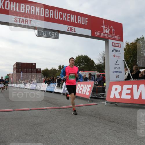 03.10.2025 - Köhlbrandbrückenlauf Yannick Fuchs http://msf.ph/oto/8990198 03.10.2025 16:01:54 Ziel 7204, 9145, 9192, 9324 meine-sportfotos.de