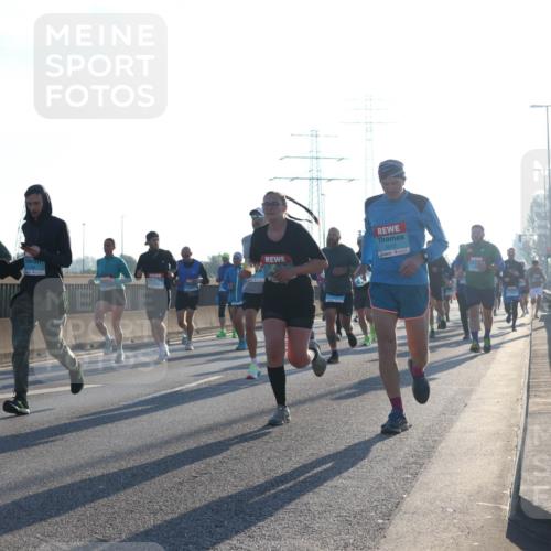 03.10.2025 - Köhlbrandbrückenlauf Luisa Fischer http://msf.ph/oto/8990199 03.10.2025 10:14:00 Position 3 3317 meine-sportfotos.de