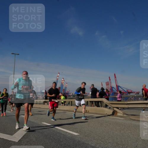 03.10.2025 - Köhlbrandbrückenlauf Matties Gatica Varas http://msf.ph/oto/8990201 03.10.2025 12:39:24 Position 2  meine-sportfotos.de