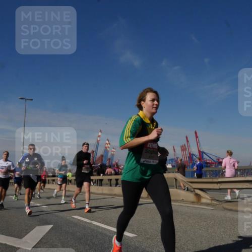 03.10.2025 - Köhlbrandbrückenlauf Matties Gatica Varas http://msf.ph/oto/8990222 03.10.2025 12:39:27 Position 2 4747 meine-sportfotos.de