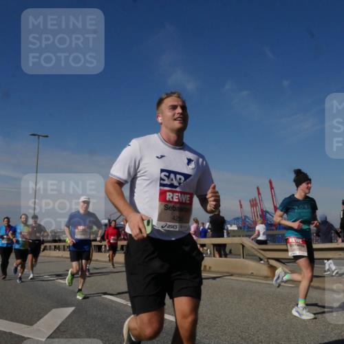03.10.2025 - Köhlbrandbrückenlauf Matties Gatica Varas http://msf.ph/oto/8990239 03.10.2025 12:39:30 Position 2 4250, 202, 40 meine-sportfotos.de
