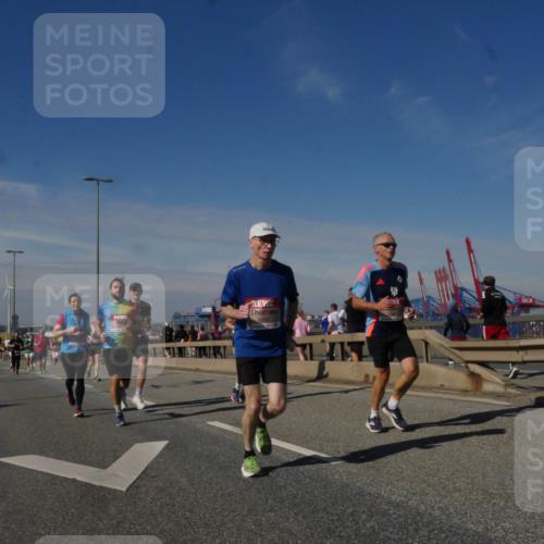 03.10.2025 - Köhlbrandbrückenlauf Matties Gatica Varas http://msf.ph/oto/8990246 03.10.2025 12:39:31 Position 2 4380 meine-sportfotos.de