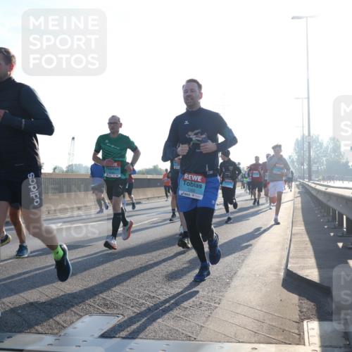 03.10.2025 - Köhlbrandbrückenlauf Luisa Fischer http://msf.ph/oto/8990252 03.10.2025 10:14:06 Position 3 000, 00 meine-sportfotos.de