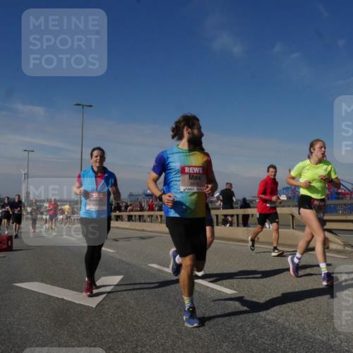 03.10.2025 - Köhlbrandbrückenlauf Matties Gatica Varas http://msf.ph/oto/8990255 03.10.2025 12:39:32 Position 2 6478 meine-sportfotos.de