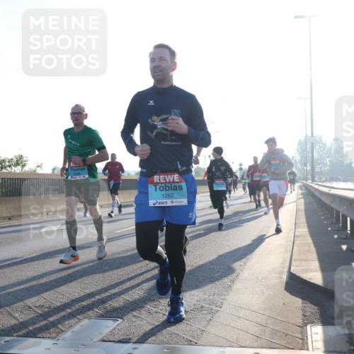 03.10.2025 - Köhlbrandbrückenlauf Luisa Fischer http://msf.ph/oto/8990256 03.10.2025 10:14:07 Position 3 279, 1262 meine-sportfotos.de