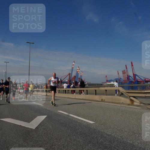 03.10.2025 - Köhlbrandbrückenlauf Matties Gatica Varas http://msf.ph/oto/8990269 03.10.2025 12:39:34 Position 2  meine-sportfotos.de