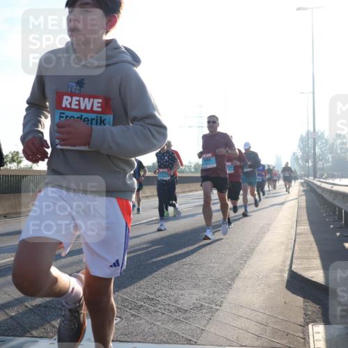 03.10.2025 - Köhlbrandbrückenlauf Luisa Fischer http://msf.ph/oto/8990270 03.10.2025 10:14:09 Position 3 2760 meine-sportfotos.de