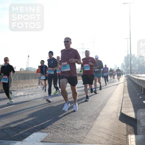 03.10.2025 - Köhlbrandbrückenlauf Luisa Fischer http://msf.ph/oto/8990277 03.10.2025 10:14:09 Position 3 1411 meine-sportfotos.de