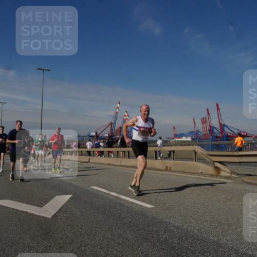 03.10.2025 - Köhlbrandbrückenlauf Matties Gatica Varas http://msf.ph/oto/8990278 03.10.2025 12:39:35 Position 2  meine-sportfotos.de